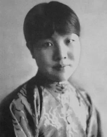 胡適,、徐志摩、冰心的大學(xué)生涯怎么度過,？