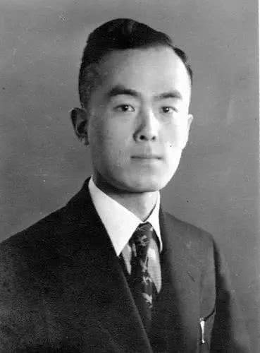 胡適,、徐志摩、冰心的大學(xué)生涯怎么度過,？