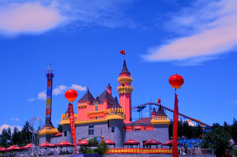 承德平泉歓樂谷游樂園正式開園 為河北省重點文化產(chǎn)業(yè)項目
