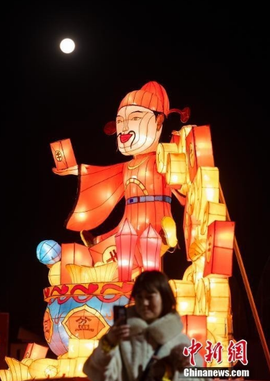 快來看,！元宵夜喜提今年最大最圓月