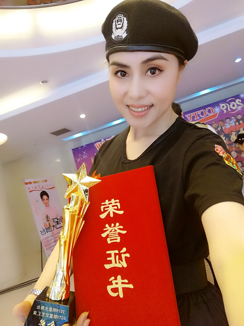 “明星大舞臺(tái)，歌唱新時(shí)代,，踐行中國(guó)夢(mèng)”群星匯演亮相中央電視臺(tái)星光影視園