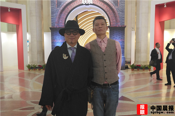 中國(guó)晨報(bào)管理層應(yīng)邀出席“丹青傳情”藝術(shù)家作品聯(lián)展上海開(kāi)幕式