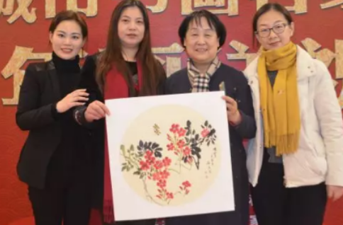 山東聊城市直書畫家協(xié)會(huì)在萬(wàn)恒眼科聯(lián)合舉辦“新春送祝福”活動(dòng)