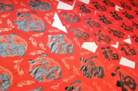 山東聊城市直書畫家協(xié)會(huì)在萬(wàn)恒眼科聯(lián)合舉辦“新春送祝?!被顒?dòng)