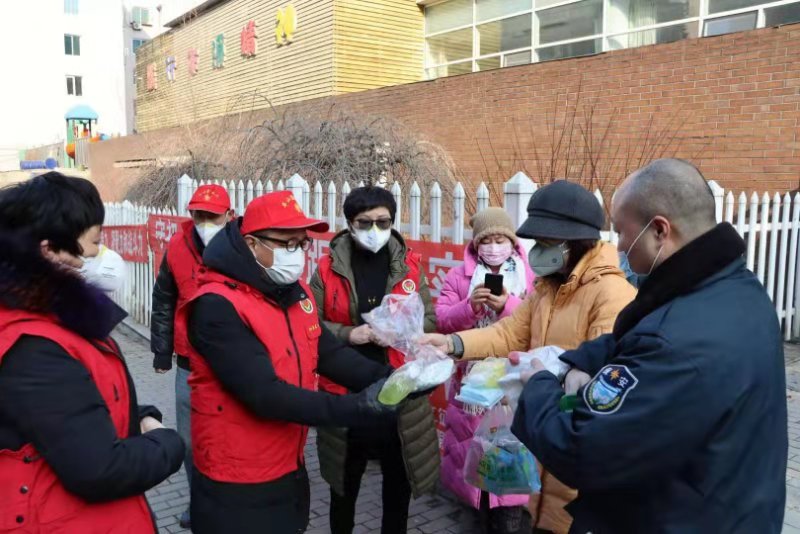 本溪博愛之家團隊為市兒童福利院送防疫品