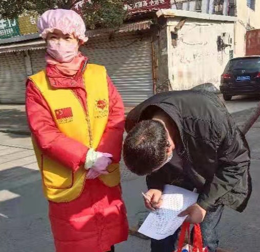 愛心滿滿 大愛無疆 ——劉桂芳的愛心慈善在這里上演