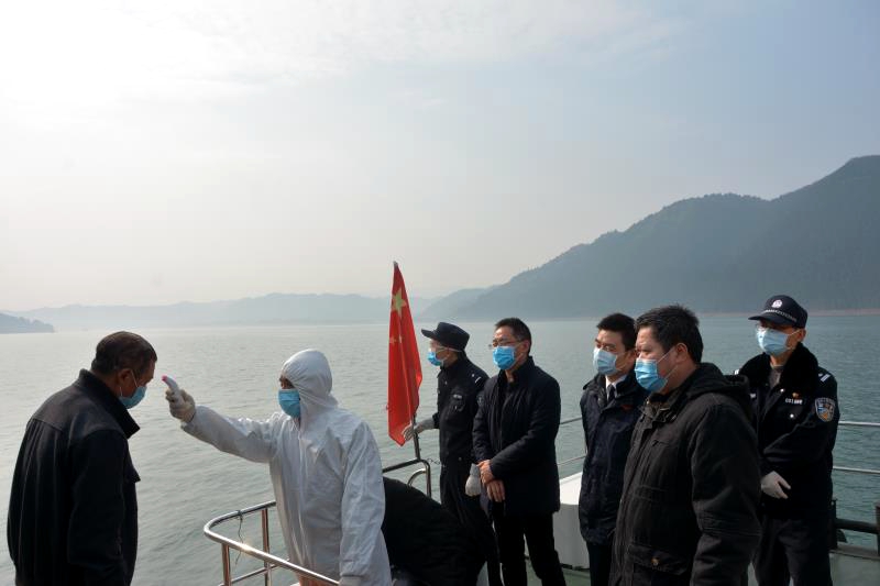 長航公安聯(lián)合多部門巡查,，筑牢水路通道疫情防線
