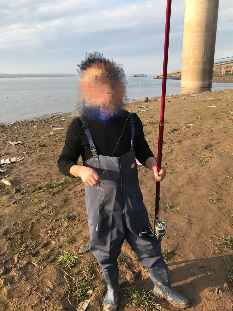 “錨魚”不用餌,，實則非法捕撈 長航銅陵公安在疫情防控期間查獲一起非法捕撈水產品案