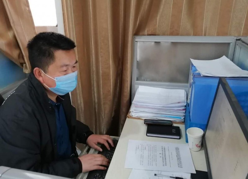 勤懇實干講奉獻(xiàn) 抗擊疫情守一線 ——記駐村干部閆建軍