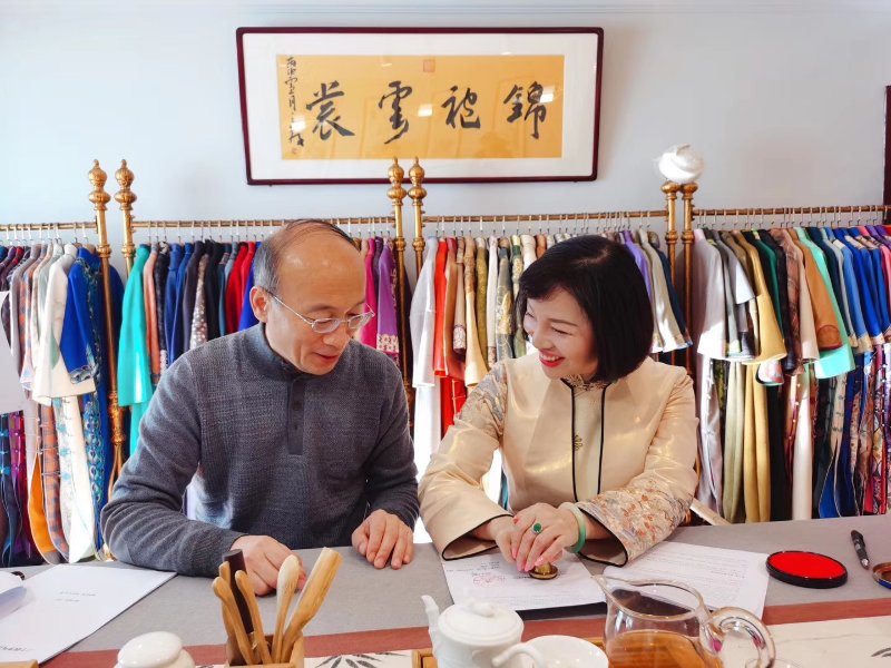 喻雙雙——弘揚經(jīng)典旗袍文化 傳承中華傳統(tǒng)文明