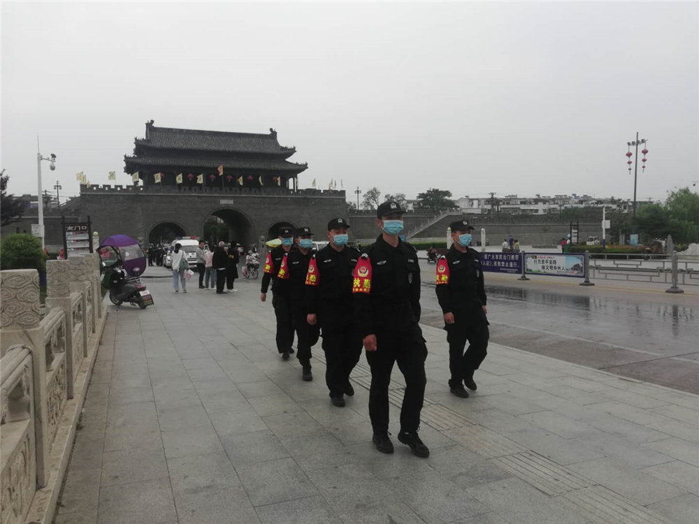 五一我在崗丨致敬,！向每一位在勞動(dòng)節(jié)堅(jiān)守崗位的人民警察