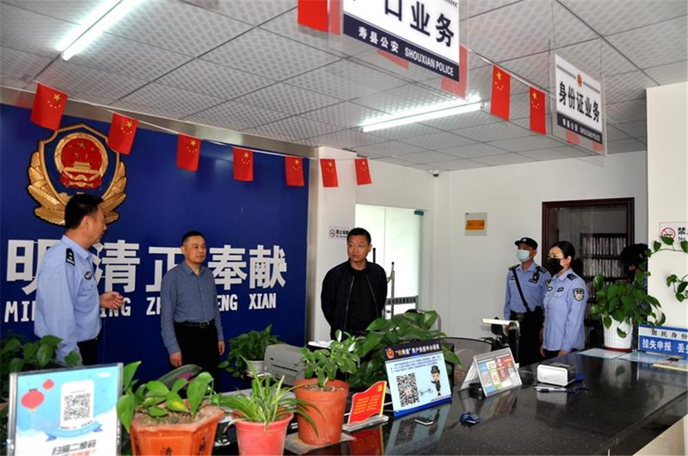 五一我在崗丨致敬,！向每一位在勞動(dòng)節(jié)堅(jiān)守崗位的人民警察