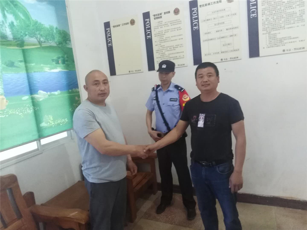 五一我在崗丨致敬,！向每一位在勞動(dòng)節(jié)堅(jiān)守崗位的人民警察