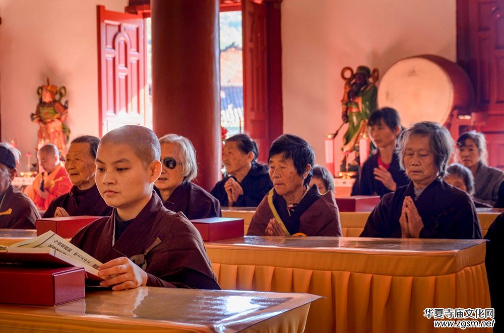 江西于都普照寺新任主持開修法師晉院暨消災(zāi)法會進行中