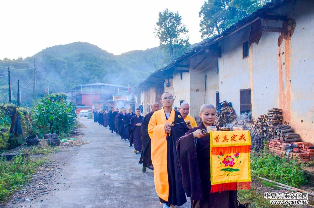 江西于都普照寺新任主持開修法師晉院暨消災(zāi)法會進行中
