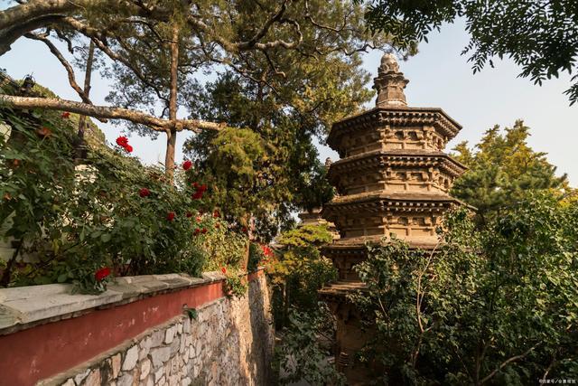京西有座千年寺廟,,授戒需要皇帝赦諭,距離北京只有70公里