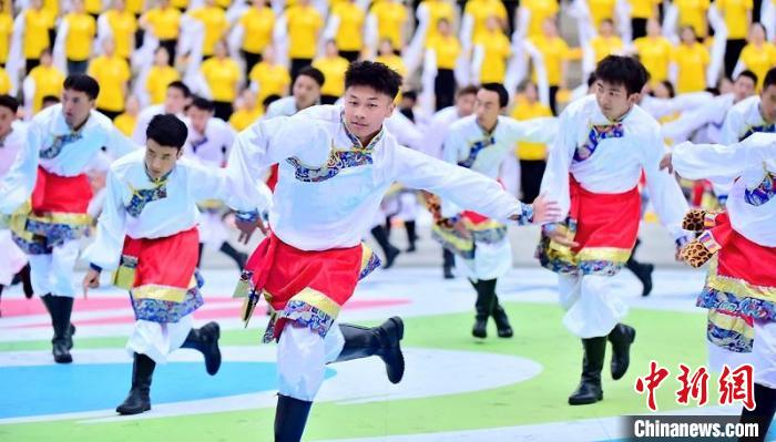 全國(guó)第六屆大學(xué)生藝術(shù)展演活動(dòng)在成都開幕