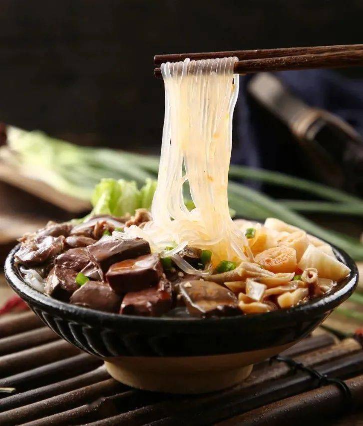 標(biāo)準(zhǔn)出爐瞅準(zhǔn)申遺！鴨血粉絲湯能超越螺螄粉嗎,？