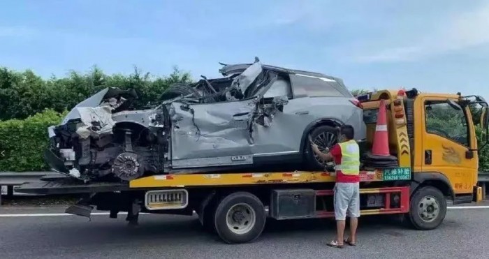 離解放雙手還很遠(yuǎn) 警惕自動駕駛成“馬路殺手”
