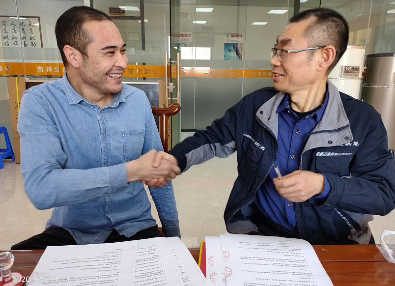 登榜央視主持人點(diǎn)贊,，“中暖火龍果”電采暖演繹國(guó)潮新風(fēng)尚