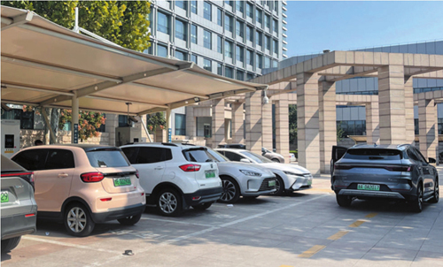 充電爭奪戰(zhàn) 十一期間新能源汽車充電調查