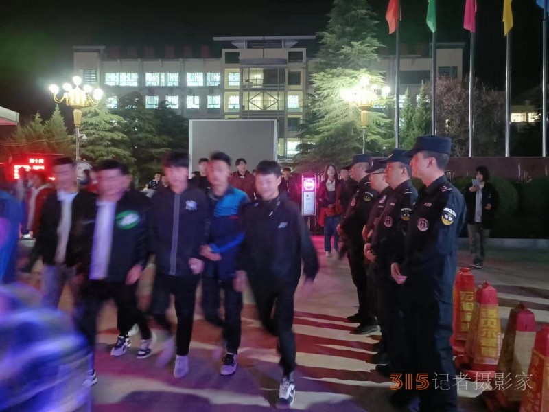 甘肅禮縣：特巡警大隊扎實(shí)開展“護(hù)校安園”行動