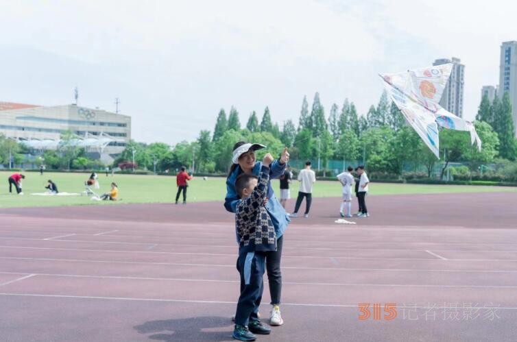 風(fēng)箏舞動(dòng)“五一”,，夢(mèng)想翱翔藍(lán)天