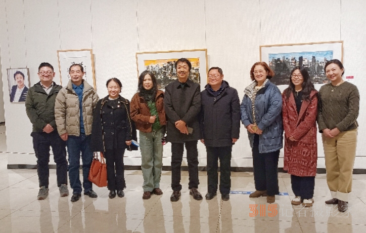 “如果時代被看見”三人畫展在濟南啟幕,，共繪時代藝術長卷