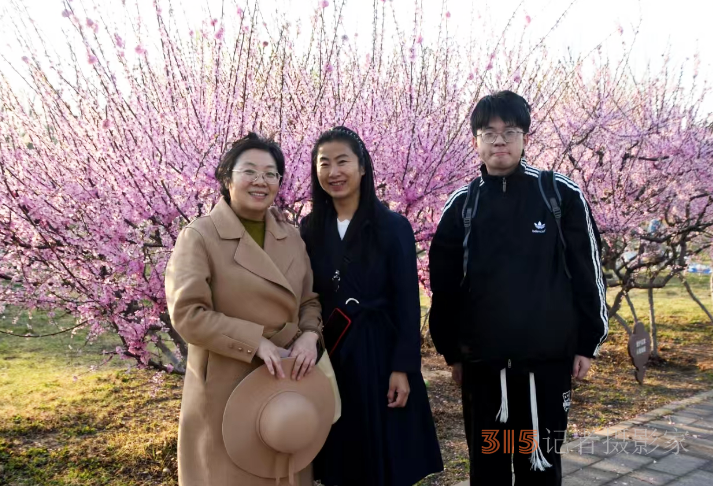 樂訂坊成功舉辦“花香上巳節(jié),，春騁老君堂”非遺漂漆體驗(yàn)賞花拍攝活動