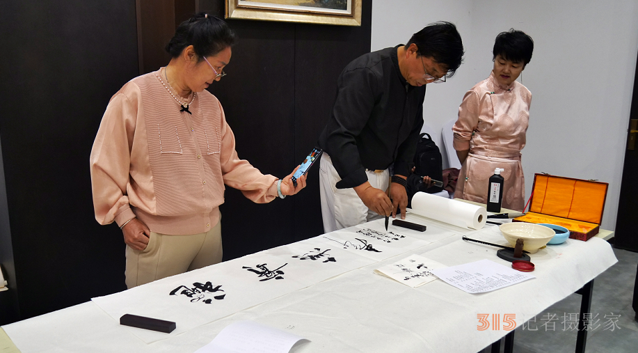 “品讀千年古都,，放歌趙王集團(tuán)” 中國(guó)文藝名家走進(jìn)河北邯鄲采風(fēng)系列活動(dòng)成功舉辦