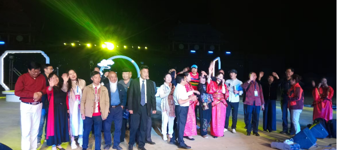“品讀千年古都,，放歌趙王集團(tuán)” 中國(guó)文藝名家走進(jìn)河北邯鄲采風(fēng)系列活動(dòng)成功舉辦