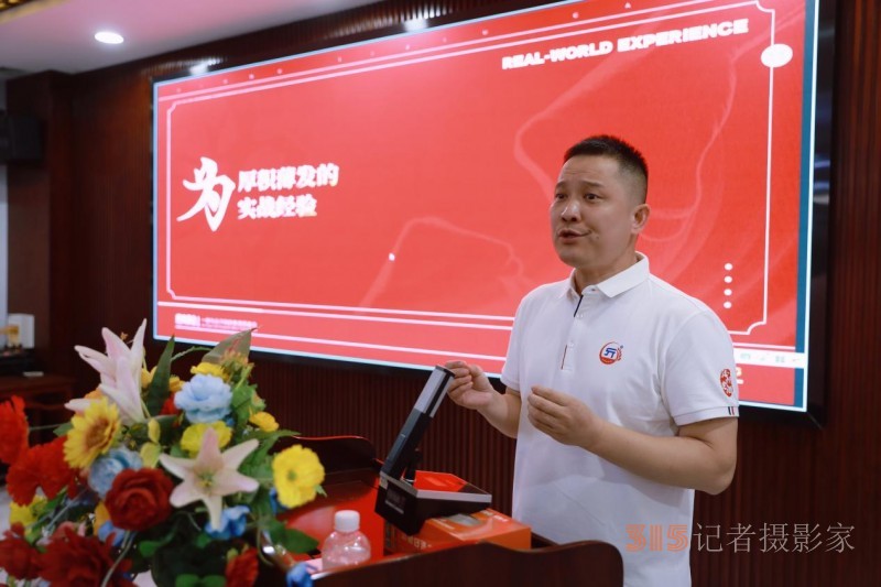 《夏醉臥沙場(chǎng)》匠體酒倉(cāng)書(shū)酒節(jié)暨汾州老酒經(jīng)銷商共創(chuàng)之旅圓滿舉辦