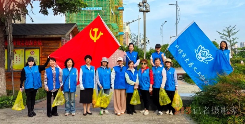 蚌埠市大慈義工協(xié)會(huì)龍子湖公園環(huán)保公益行：踐行生態(tài)理念 守護(hù)美麗家園