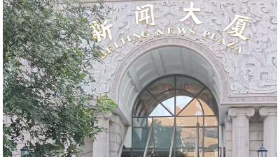 光影鑄魂，筆耕不輟 —— 王飛